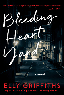 Bleeding Heart Yard: A British Cozy Mystery - Griffiths, Elly