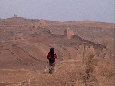 First Pass Under Heaven: A 4,000-Kilometre Walk Along the Great Wall of China - Gray, Nathan Hoturoa